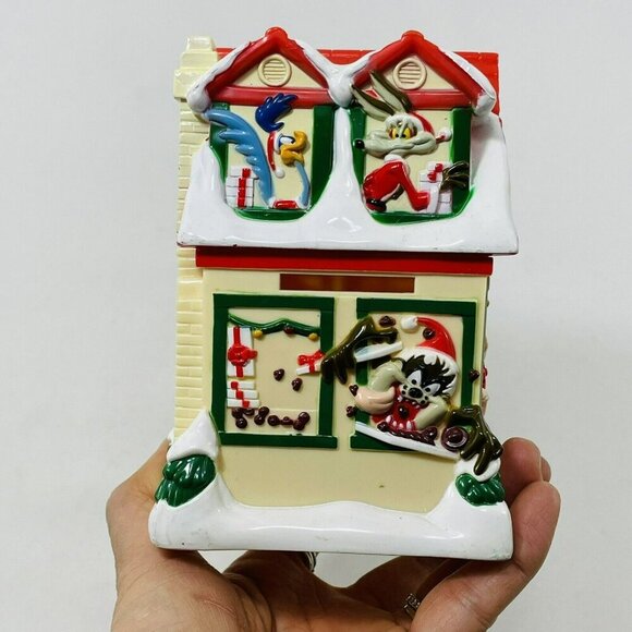 Vintage Russell Stover Looney Tunes Christmas Santa Piggy Bank House Bunny Daffy - Picture 2 of 12